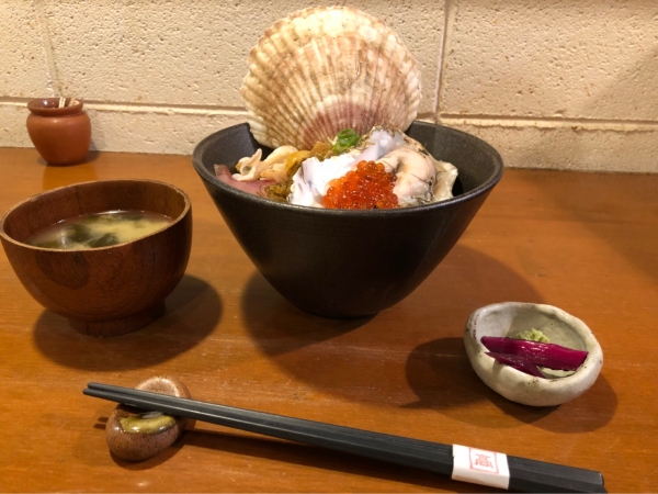 宴の〆にポセイ丼