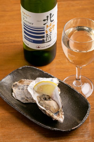 厚岸牡蠣と北海道ワイン
