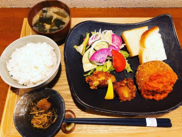 プレミアムMIX定食